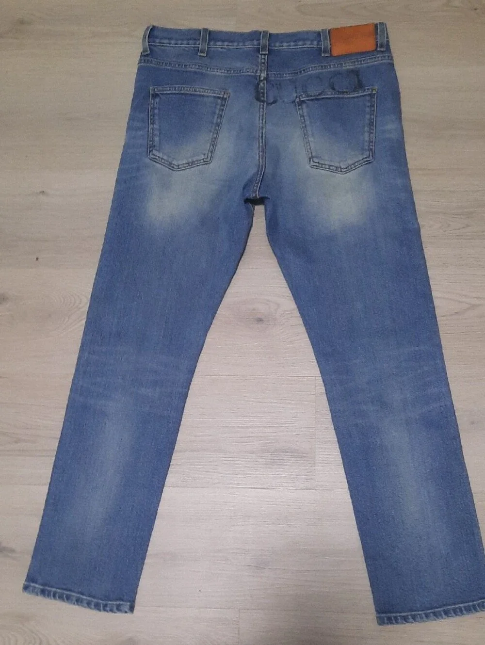 Gucci Men's Blue Slim Straight Jeans with Navy Logo Patch